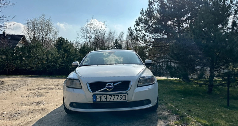 Volvo S40 cena 18000 przebieg: 300000, rok produkcji 2009 z Poznań małe 137